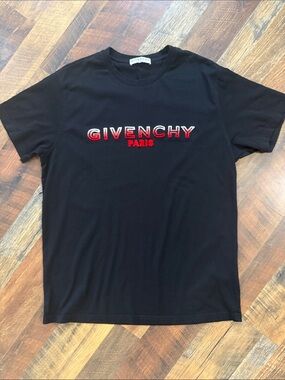 Givenchy Paris Embroidered Gradient Logo T-Shirt Black Red White Size Small